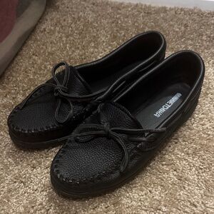 Minnetonka Black Moccasin Loafers
